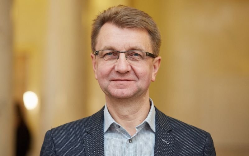 Як живе і скільки заробляє народний депутат Войцехівський
